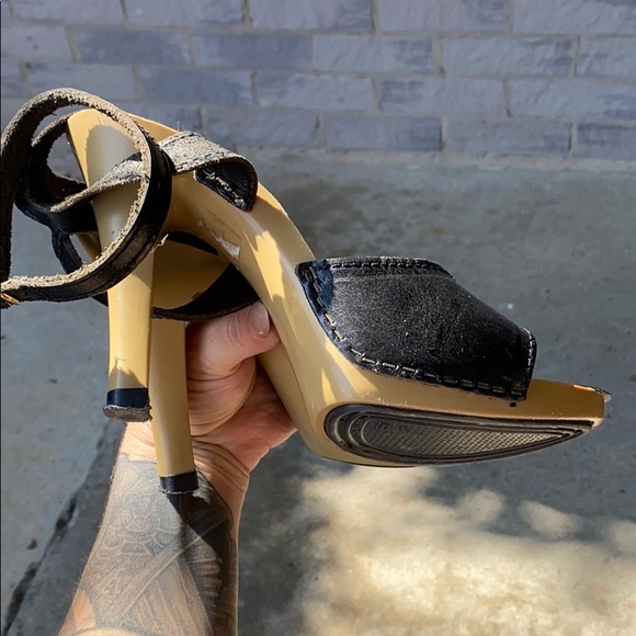 CABARET Vintage leather heels - Picture 9 of 10